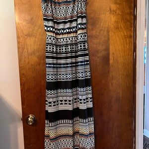 White House Black Market Strapless Black and White Sundress